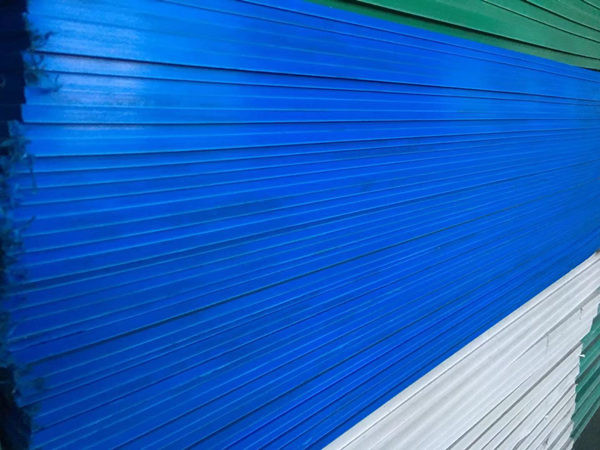 PE板在室外使用需表面形成保護層